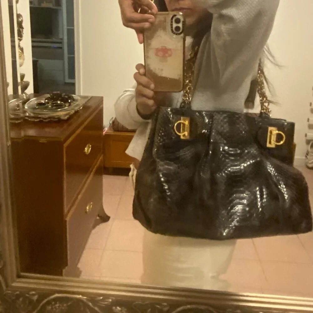 Ferragamo Python Soft-Bag - Picture 7 of 16